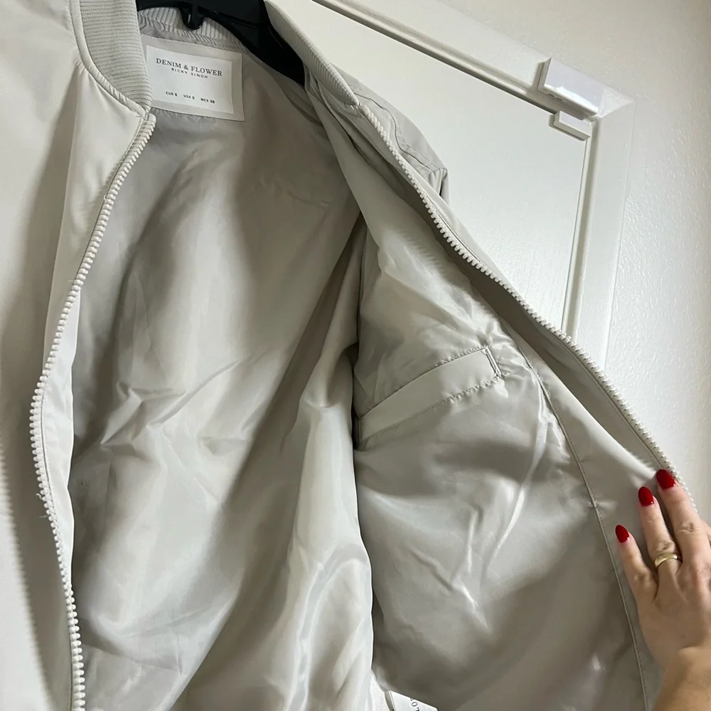 DENIM & FLOWER Men's Classic Bomber Jacket - Sand / Khaki - S - Picture 6 of 12